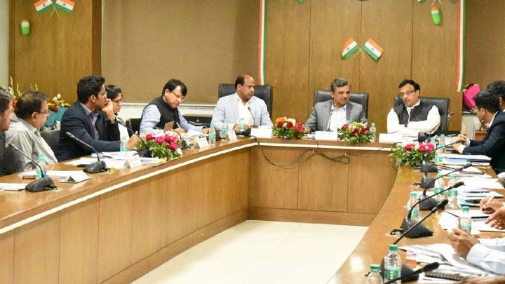 समय-सीमा में पूरी करें केन्द्रीय योजनाएँ: केन्द्रीय सचिव श्री जोशी